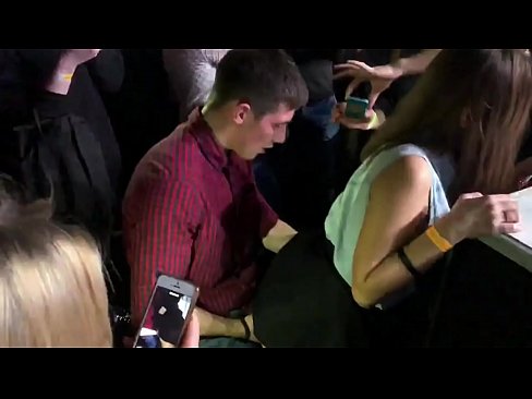 ❤️ 러시아 나이트 클럽에서 실제 섹스. 18 세 러시아 여자 항문과 질에 엿 에서 나이트 클럽 ❤ 포르노 우리 ️❤